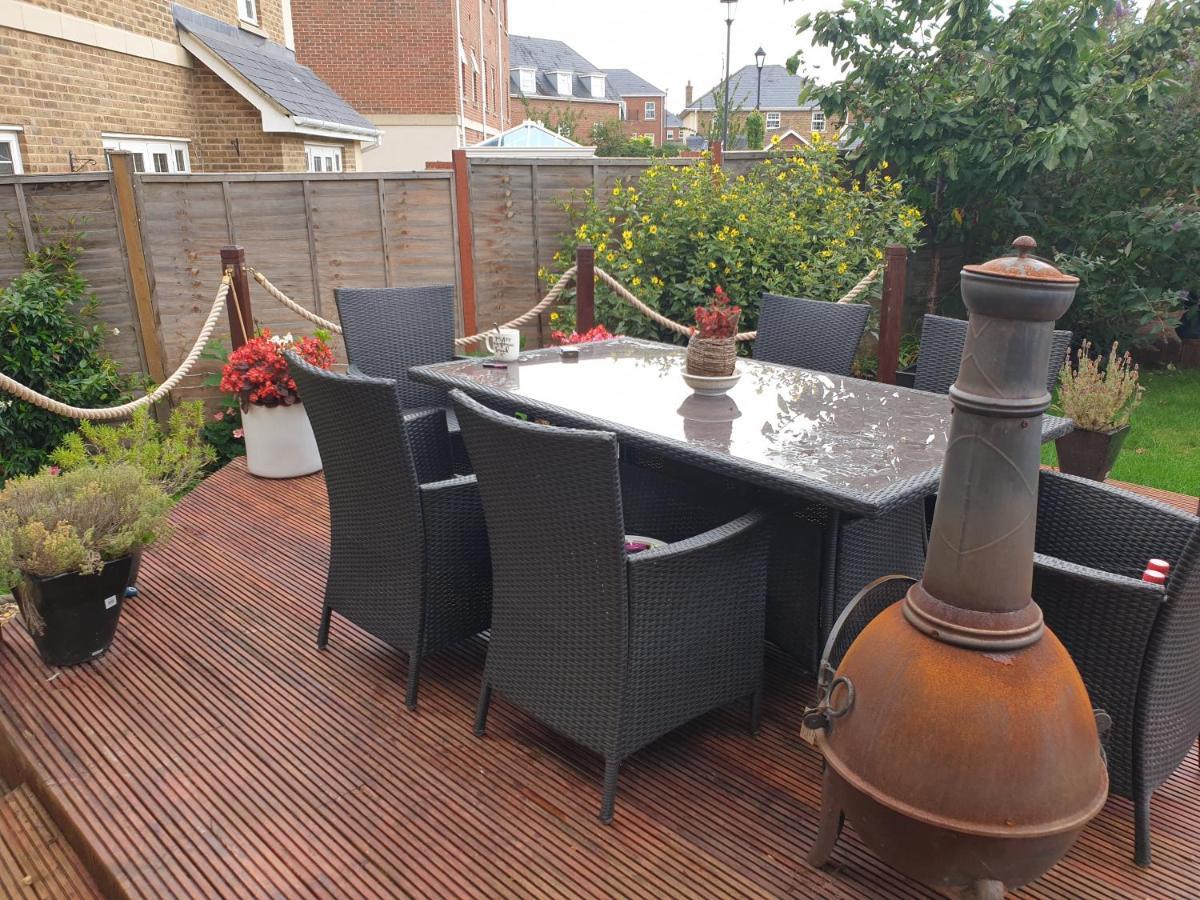 Swindon 6 Deluxe Doubles 2 With En Suite In Large House - No Pets Exterior photo