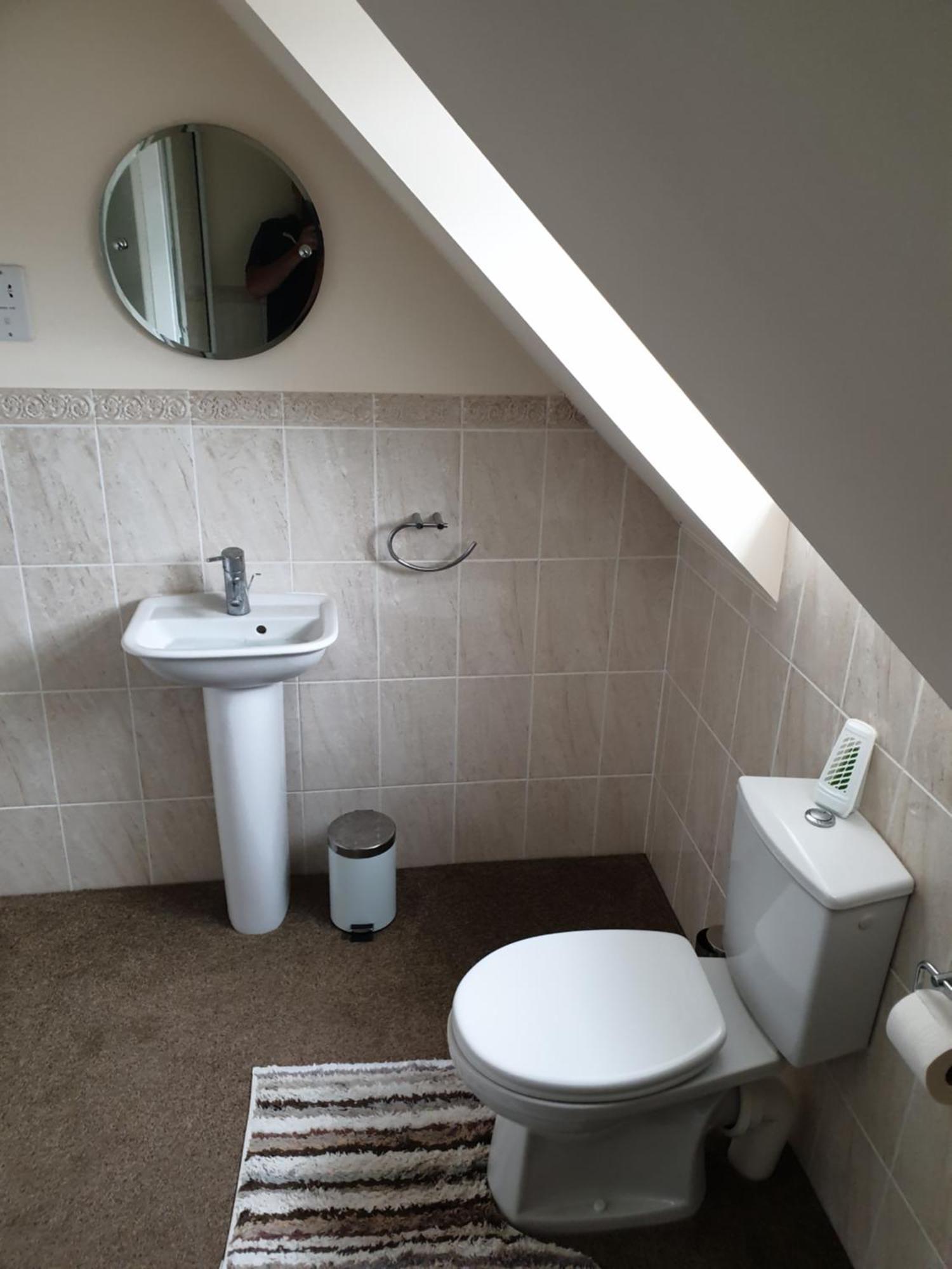 Swindon 6 Deluxe Doubles 2 With En Suite In Large House - No Pets Exterior photo
