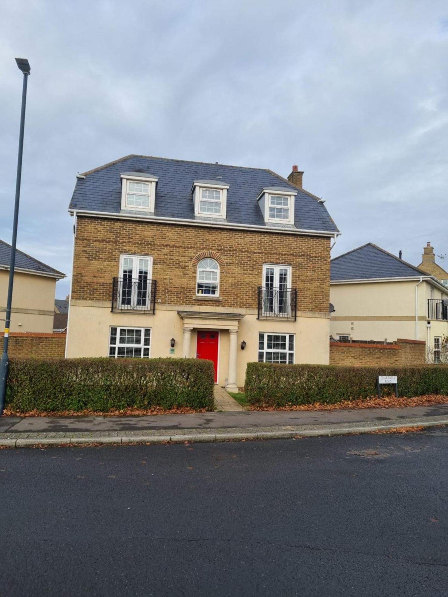 Swindon 6 Deluxe Doubles 2 With En Suite In Large House - No Pets Exterior photo